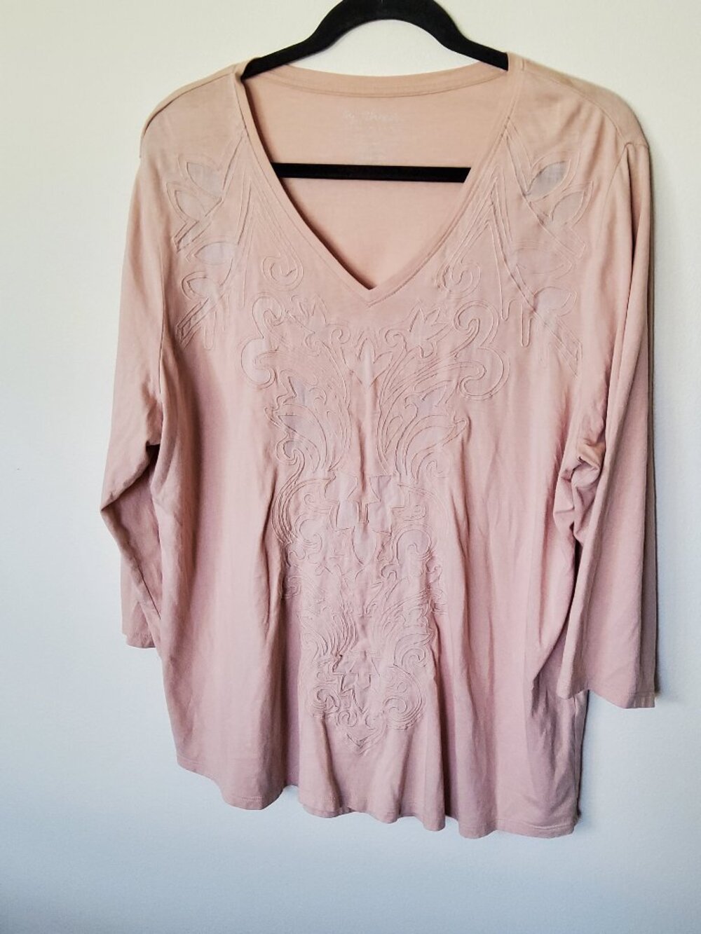 Chico's Pink V neck Embroidered 3/4 sleeve length size 3 or 1X